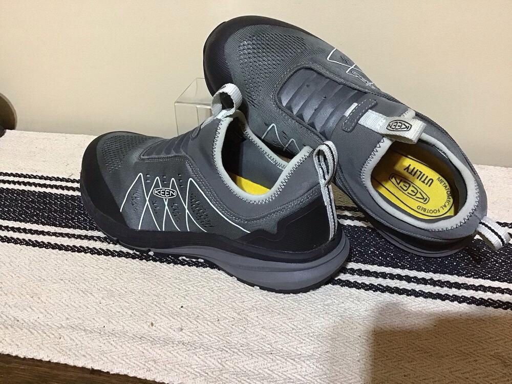 KEEN Utility Women 8W Vista Energy Shift Composite Toe Gray Work Shoe Rated EH